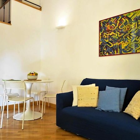 Mezzocannone Holiday House Napoli Bagian luar foto